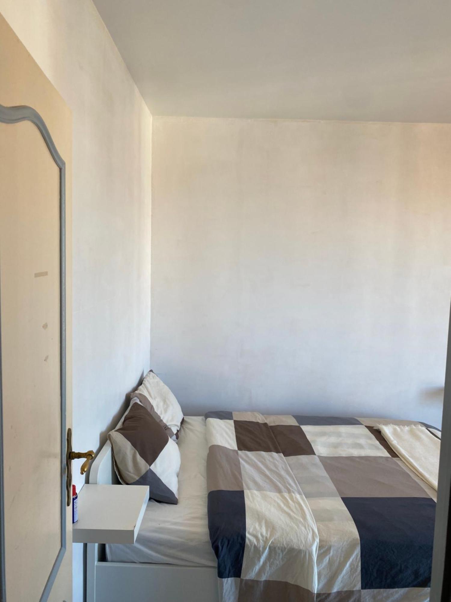 Apartment Fly House *